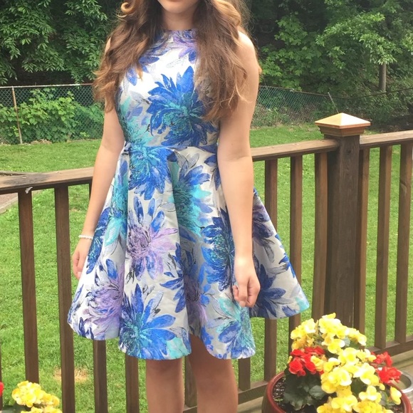 BERGDORF GOODMAN dress. Size 0. Designer, Luxury dress in great condition. - Picture 3 of 7